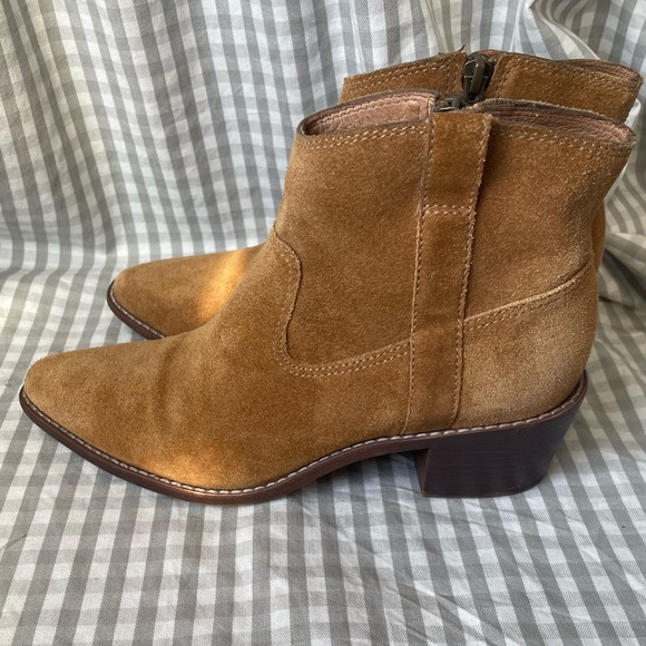 Madewell suede western cowboy inspired ankle Hailie boots in great condition. - Picture 9 of 16